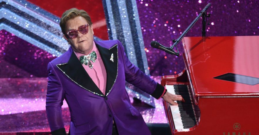 Elton John hat sich verletzt und kann erst einmal nicht auftreten.