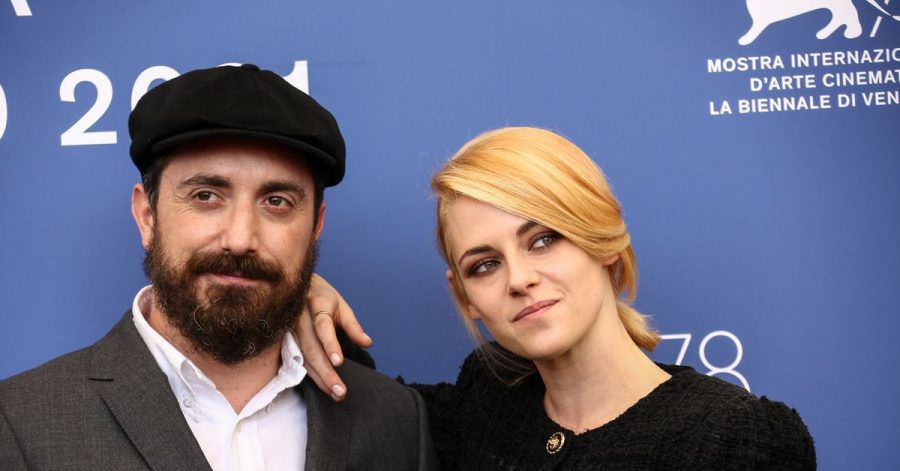 Pablo Larrain, Filmproduzent aus Chile, und die US-Schauspielerin Kristen Stewart bei den 78. Filmfestspielen von Venedig.