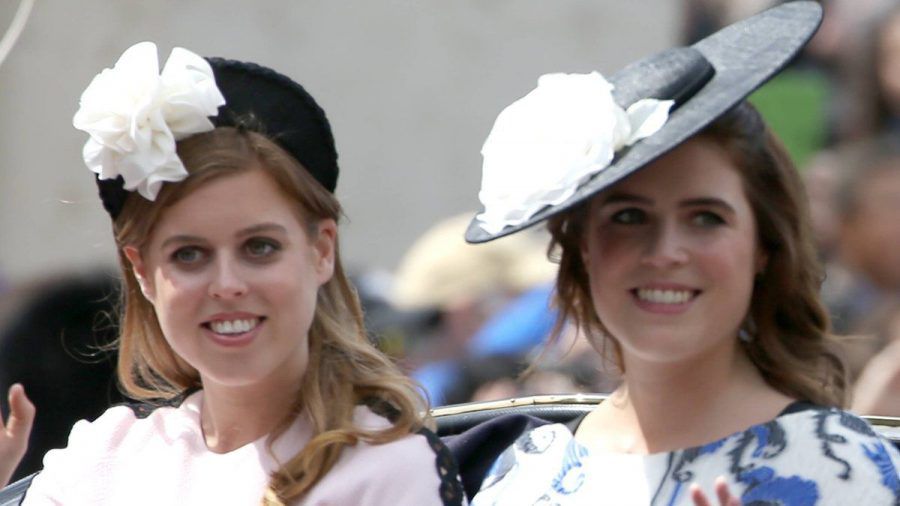 Prinzessin Beatrice (li.) und Prinzessin Eugenie 2019 bei der "Trooping The Colour"-Parade. (jom/spot)