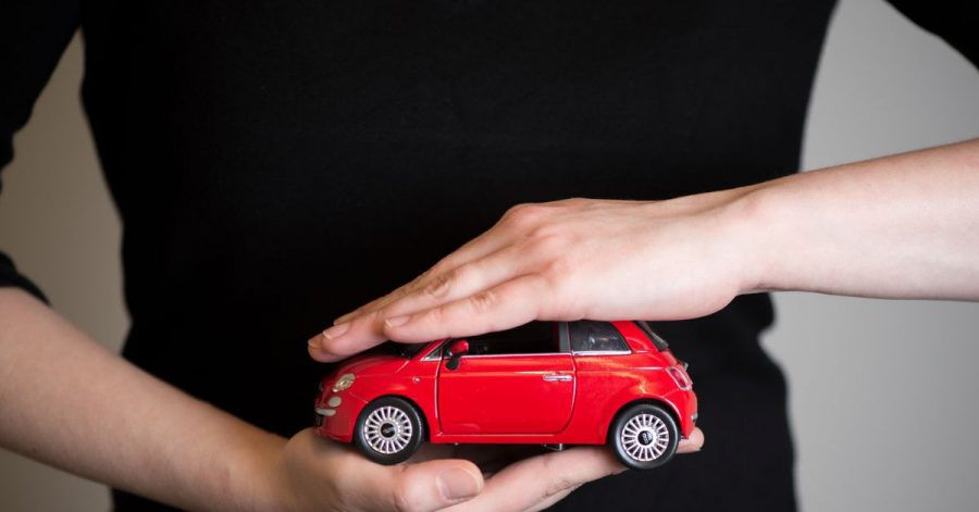 Rundum gut geschützt: Während die Kfz-Haftpflicht für alle Autohalter obligatorisch ist, sind Teil- und Vollkaskoversicherung freiwillig. Wichtig für die Beitragsbemessung aller drei Arten ist die Typklasse.