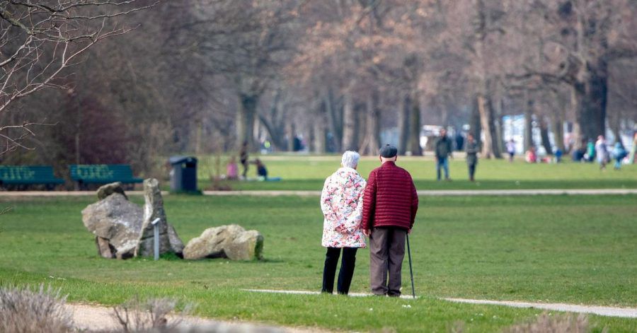 Viele Menschen schätzen ihre Lebenserwartung nicht richtig ein - im Schnitt um vier Jahre weniger als die statistischen Daten.