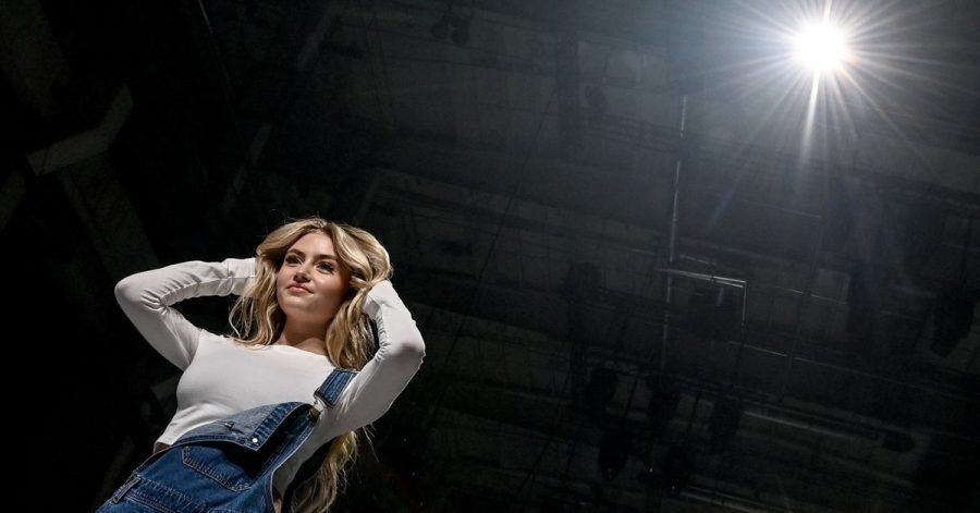 Leni Klum als Model in ihrer Show "Leni Klum x About You" im Rahmen der About You Fashion Week.
