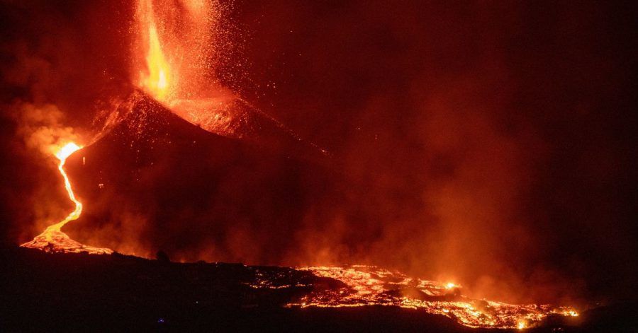 Der Vulkan Cumbre Vieja auf La Palma stößt weiter Lava aus.