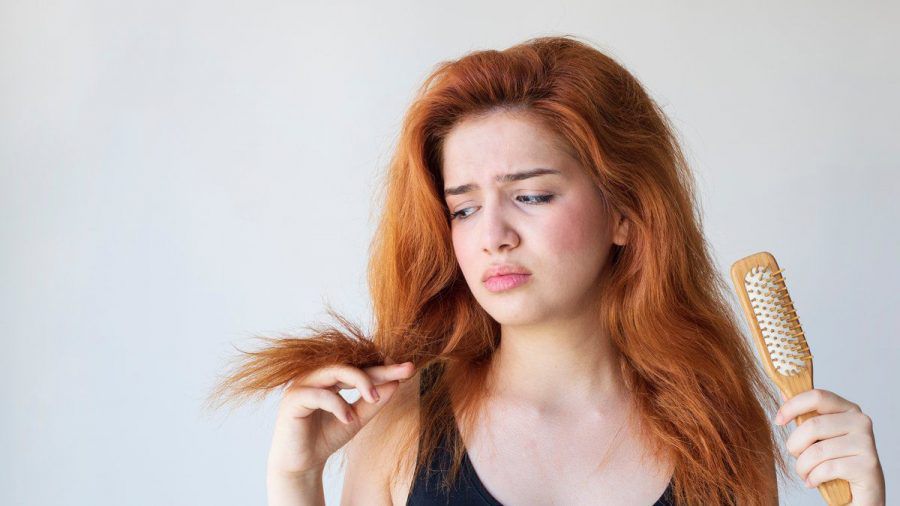 Nach dem Sommer haben einige trockene, splissige Haare zu beklagen. (sob/spot)