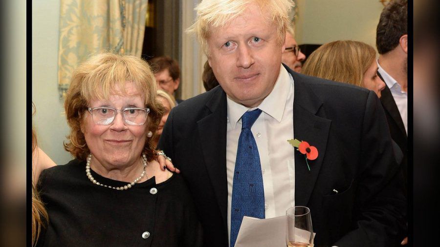 Boris Johnson 2014 mit seiner Mutter. (smi/spot)