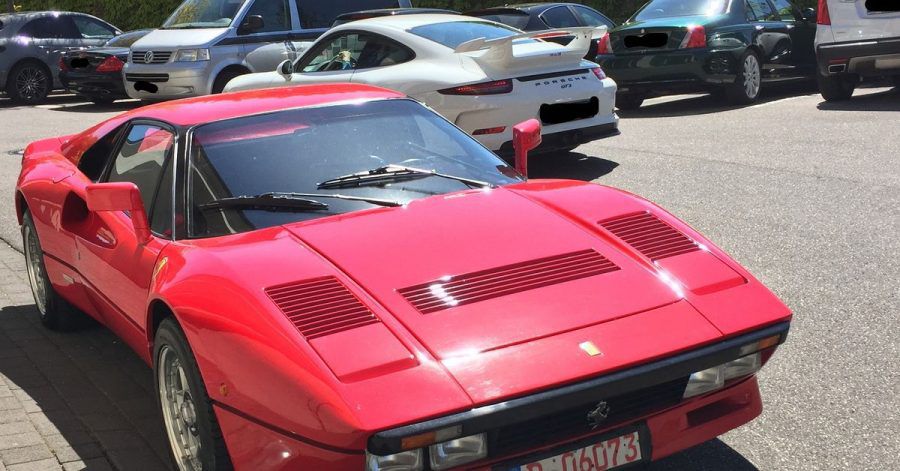 Dieses von der Polizei Düsseldorf zur Verfügung gestellte Foto zeigt einen Ferrari. Ein unbekannter Täter nutzte die Gelegenheit einer Probefahrt und entwendete am 13.Mai in Neuss Uedesheim einen seltenen und hochwertigen Ferrari GTO.