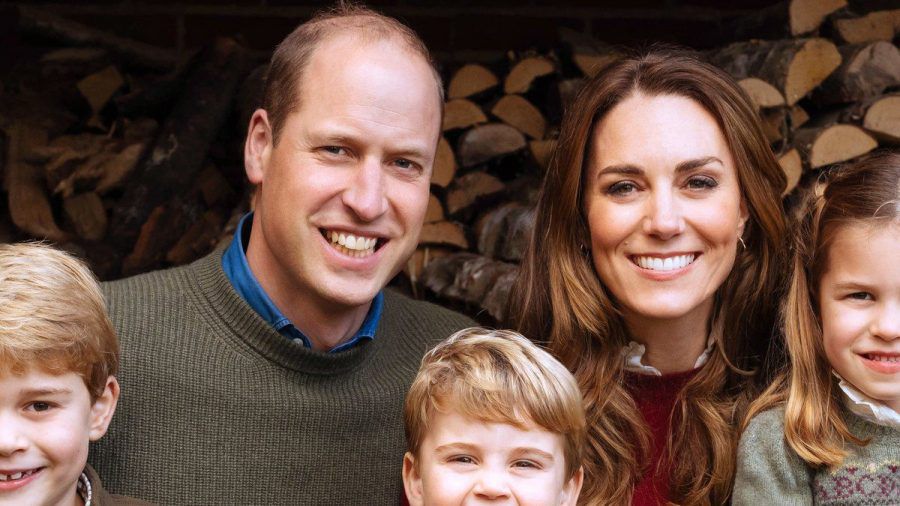 Die Cambridges: Prinz William und Herzogin Kate mit den Kindern George (l.), Louis und Charlotte. (stk/spot)