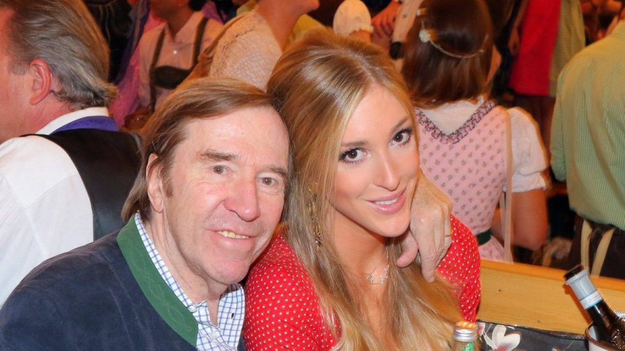 Günter und Alana Netzer 2015 auf dem Oktoberfest München. (smi/spot)