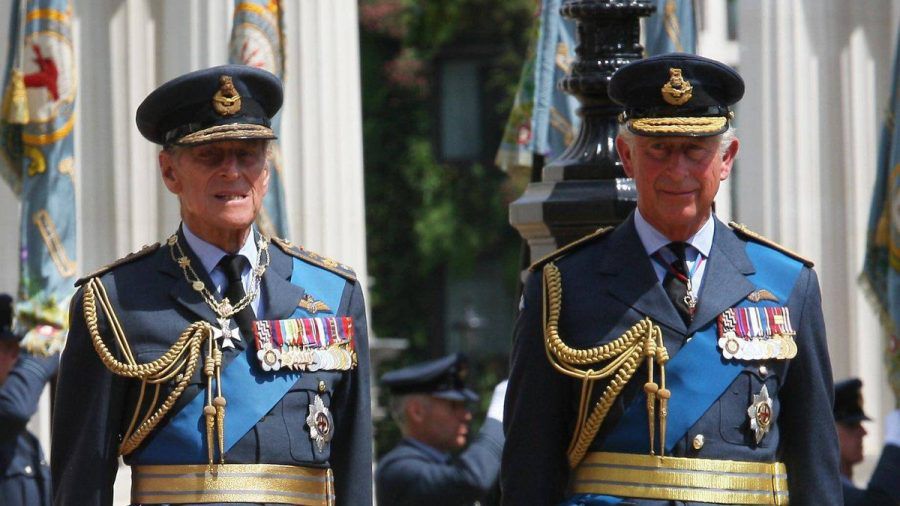 Prinz Philip (l.) und Prinz Charles im Jahr 2012. (wue/spot)