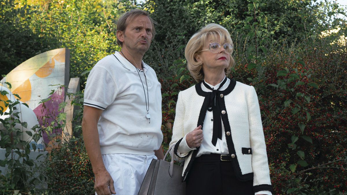 Filmkritik "Beckenrand-Sheriff": Köstliche Kinoklamotte mit Milan Peschel