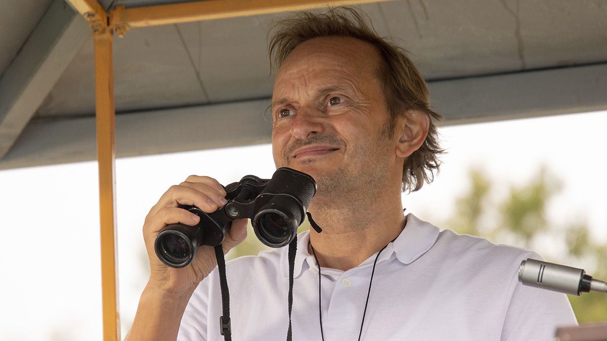 Filmkritik "Beckenrand-Sheriff": Köstliche Kinoklamotte mit Milan Peschel