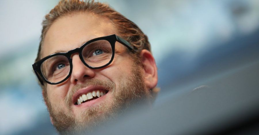 Der US-Schauspieler Jonah Hill scheint verliebt zu sein.