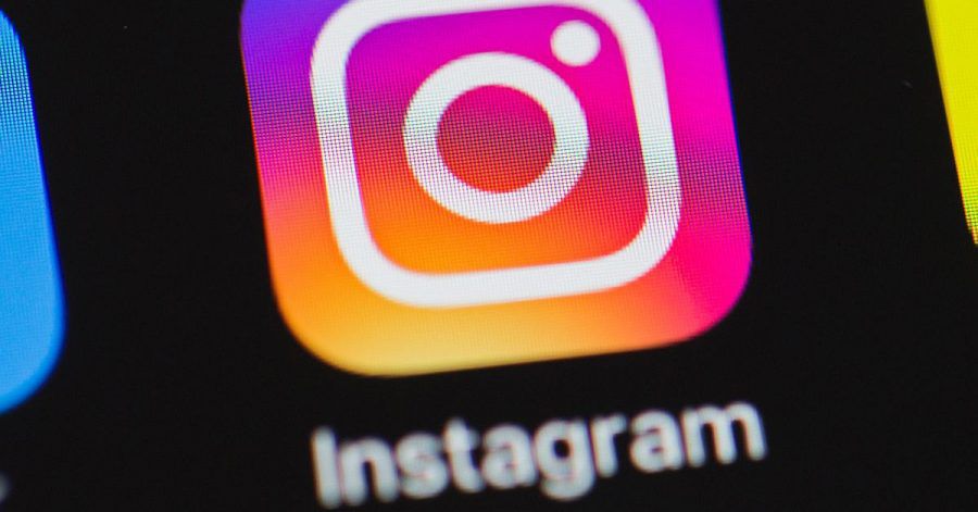 Viele Promis nutzen auf Instagram sogenannte Tap Tags, über die man direkt auf einen Firmen-Account weitergeleitet wird.