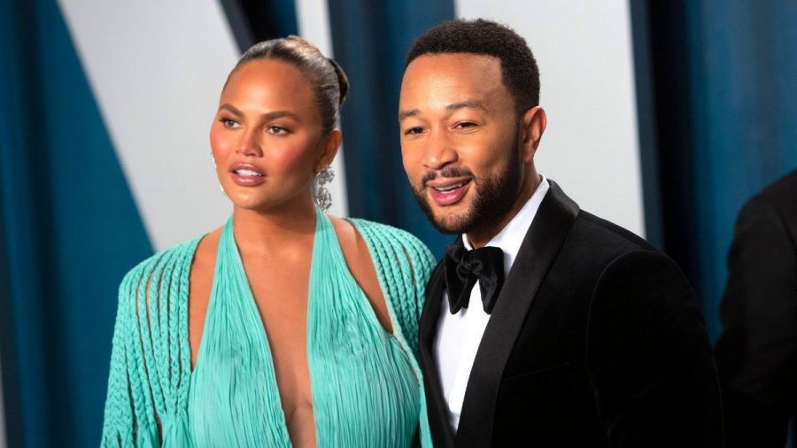 Chrissy Teigen: schon wieder unterm Messer!