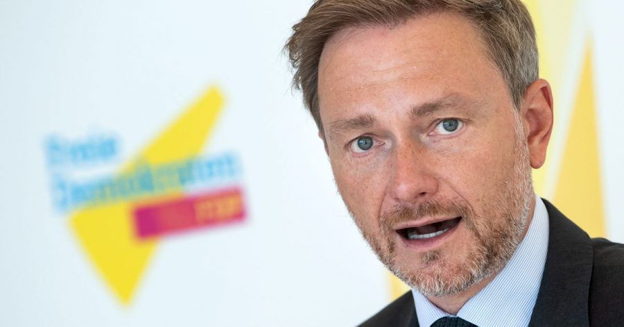Christian Lindner, Vorsitzender der FDP-Bundestagsfraktion, äußert sich vor der Sitzung der FDP-Fraktion im Deutschen Bundestag.