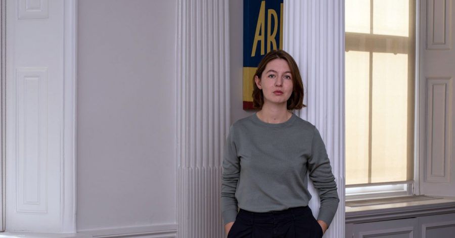 Die irische Autorin Sally Rooney. Die 30-Jährige wurde für ihre Bestseller-Romane bereits vielfach ausgezeichnet, eine Verfilmung wurde zum Hit.