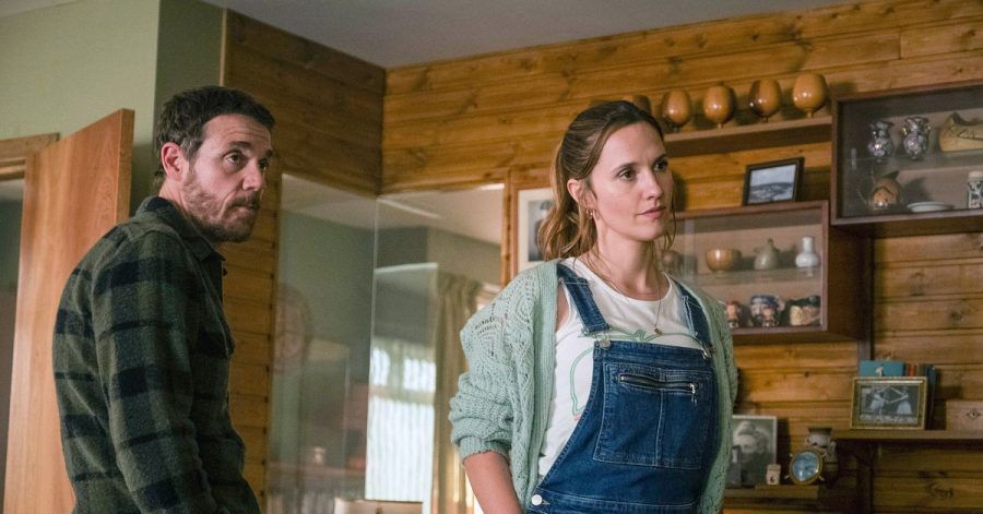 Jake (Jamie Sives, l) und Angie (Ruth Bradley) in der Krimiserie «Guilt - Keiner ist schuld».