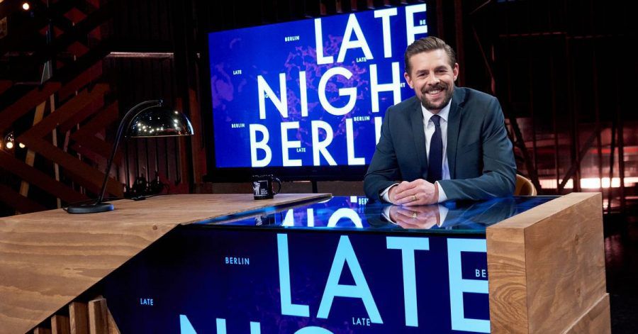 Politik statt Show: ProSieben-Entertainer Klaas Heufer-Umlauf hat in seiner Sendung «Late Night Berlin» Kinderreporter auf die Kanzlerkandidaten Laschet und Scholz angesetzt.