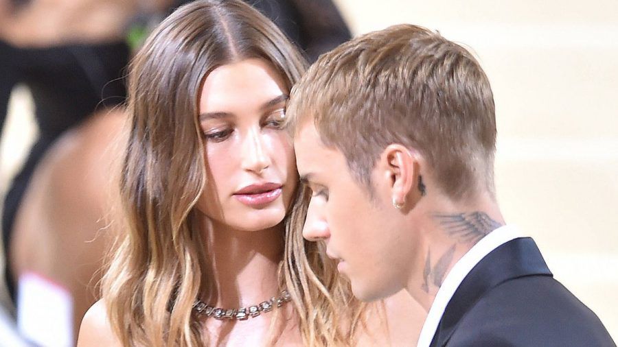 Hailey Bieber nimmt ihren respektvollen Ehemann Justin in Schutz