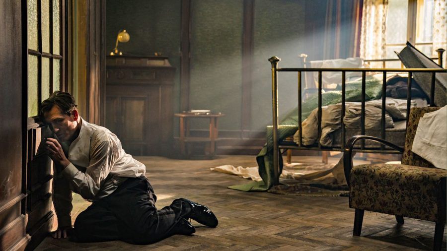 Filmkritik "Schachnovelle": Oliver Masucci als ehemaliger Gefangener der Gestapo