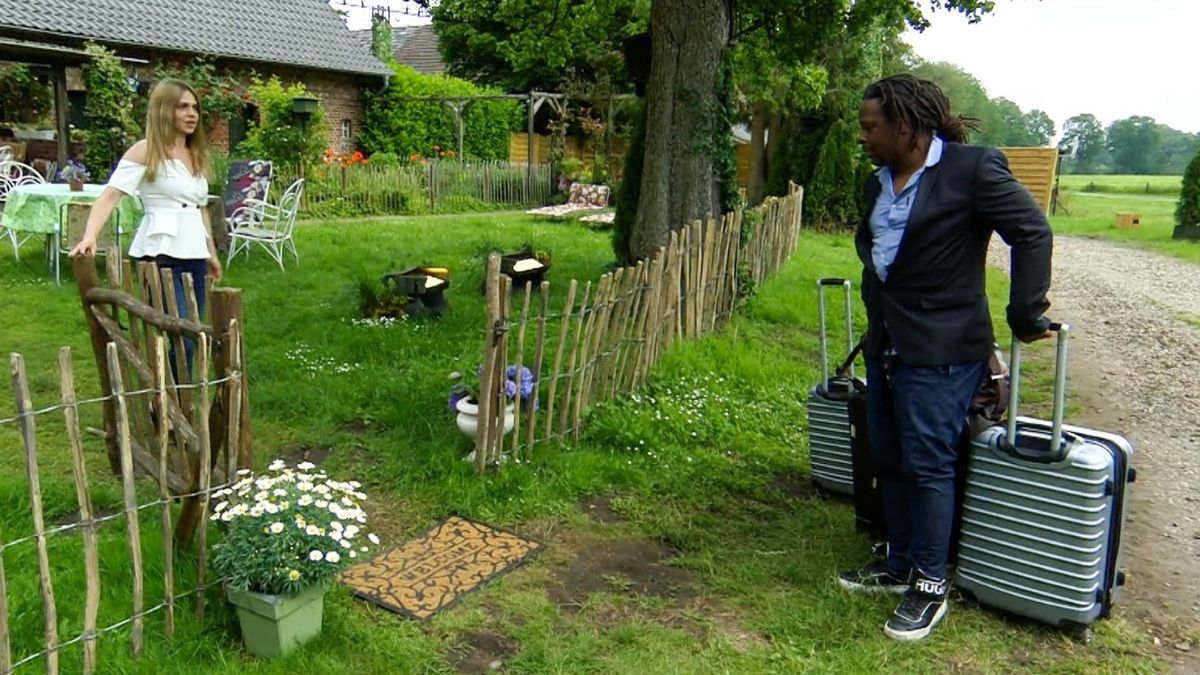 "Sommerhaus"-Steckbrief (1): Alles über Mola Adebisi und Adelina Zilai
