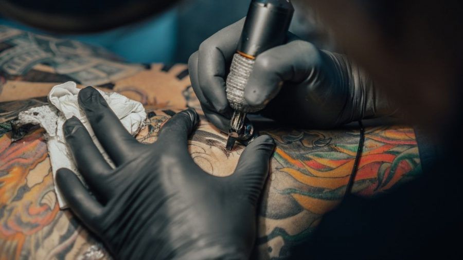 Reality-Star schockt mit Blowjob-Tattoo