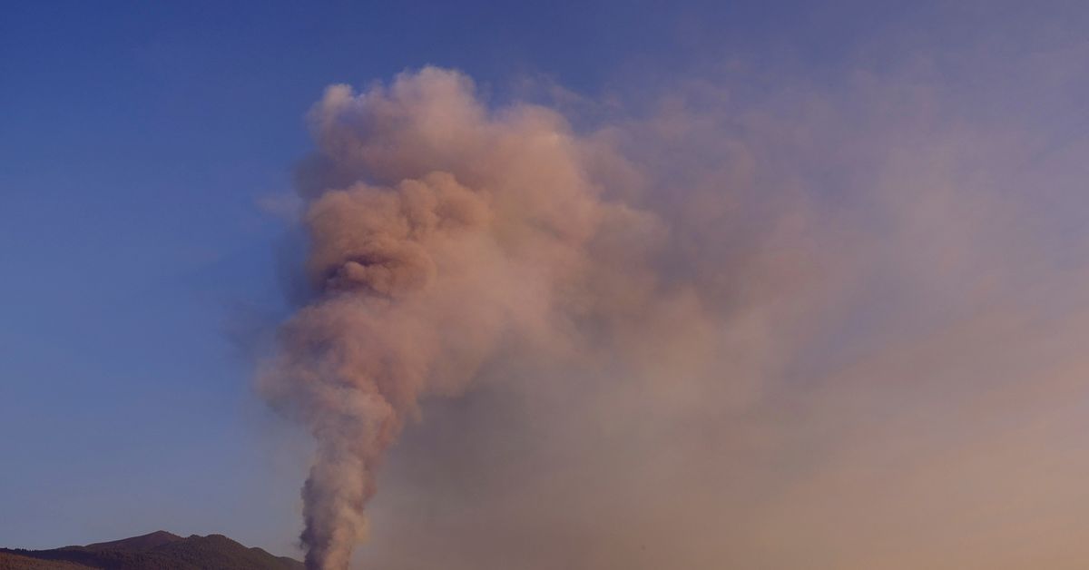 Der Vulkan auf La Palma bleibt aktiv: Kegel eingestürzt