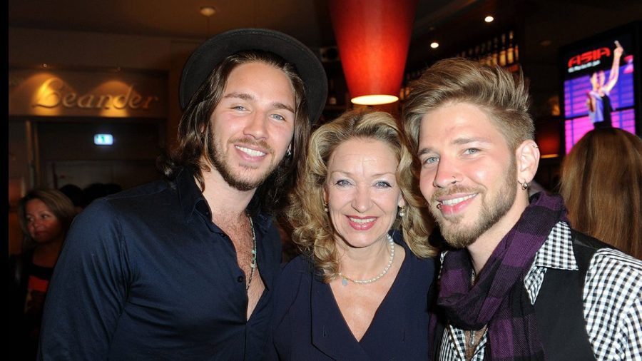 Gil und Tal Ofarim mit Mutter Sandra Ofarim Reichstadt.