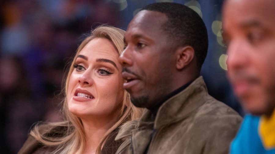 Gebannt fieberten Adele und ihr Freund Rich Paul bei einem NBA-Spiel der Los Angeles Lakers mit. (stk/spot)