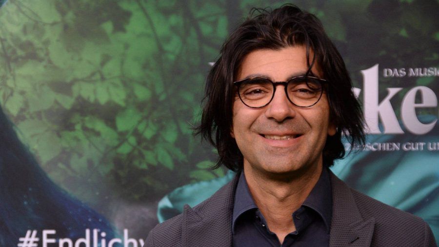 Fatih Akin goes Hollywood: Der Regisseur hat gut lachen. (smi/spot)