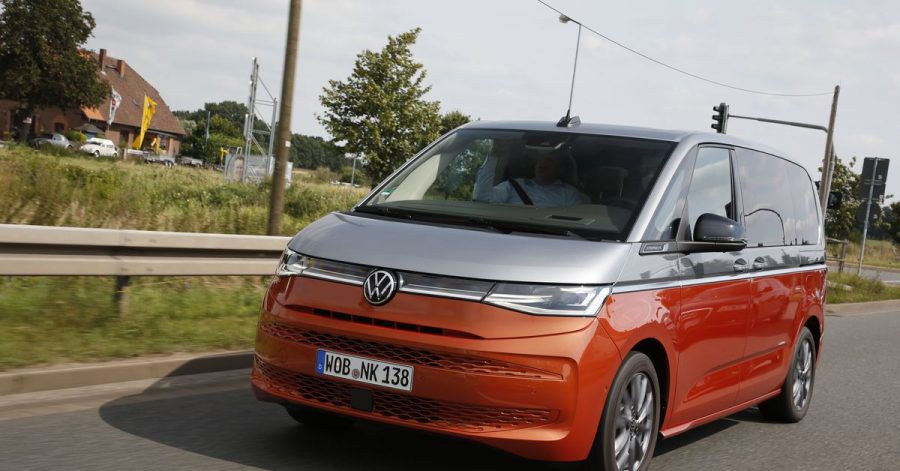 Auch vor dem VW Multivan macht die Elektrifizierung keinen Halt. Der T7 bekommt einen Stecker.