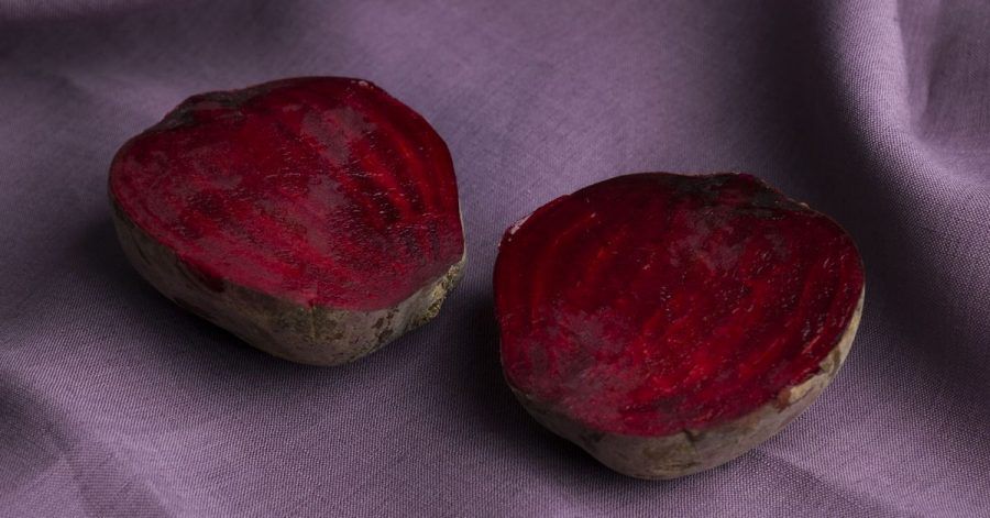 Versteckt in Knödeln, Dips oder Kuchen lässt sich Rote Bete auch prima Kindern unterjubeln.