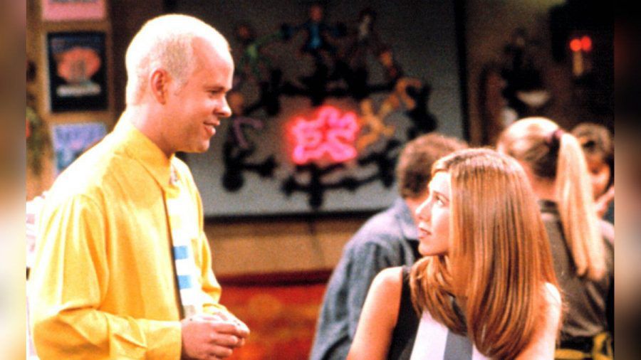 James Michael Tyler und Jennifer Aniston in einer gemeinsamen Szene der Erfolgssitcom "Friends". (ili/spot)