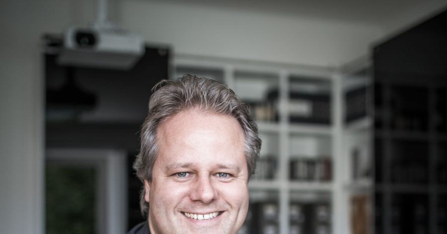 Matthias Röder, Direktor des Karajan Instituts (Salzburg), der das KI-Team geleitet hat, das eine 10. Sinfonie nach Beethoven geschaffen hat.