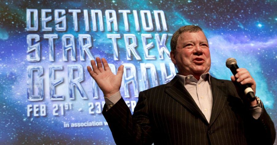 Schauspieler William Shatner, bekannt geworden als Captain Kirk in der Fernsehserie «Star Trek», bei einer Pressekonferenz. Shatner soll erstmals wirklich ins All fliegen.