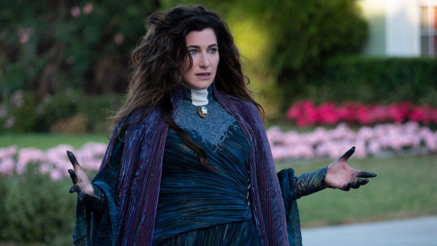 Kathryn Hahn als Agatha Harkness in Marvel Studios' "WandaVision", eine Serie von Disney+. (hub/spot)