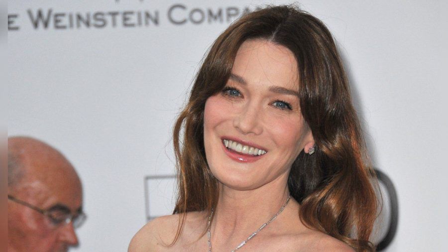 Carla Bruni unterstützt ihren Ehemann Nicolas Sarkozy. (tae/spot)