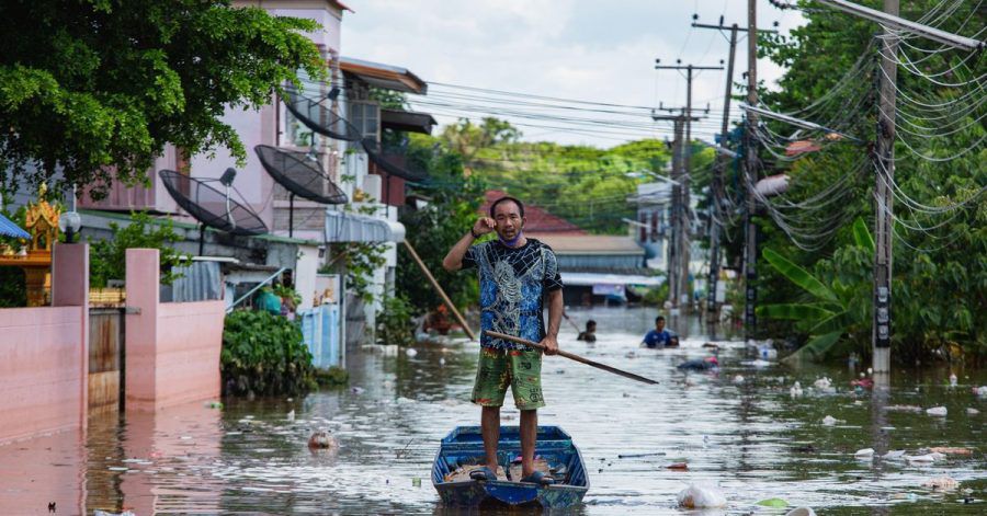 Nach schwerem Monsunregen in Thailand stehen vor allem in den Zentralregionen mindestens 70.000 Häuser unter Wasser.