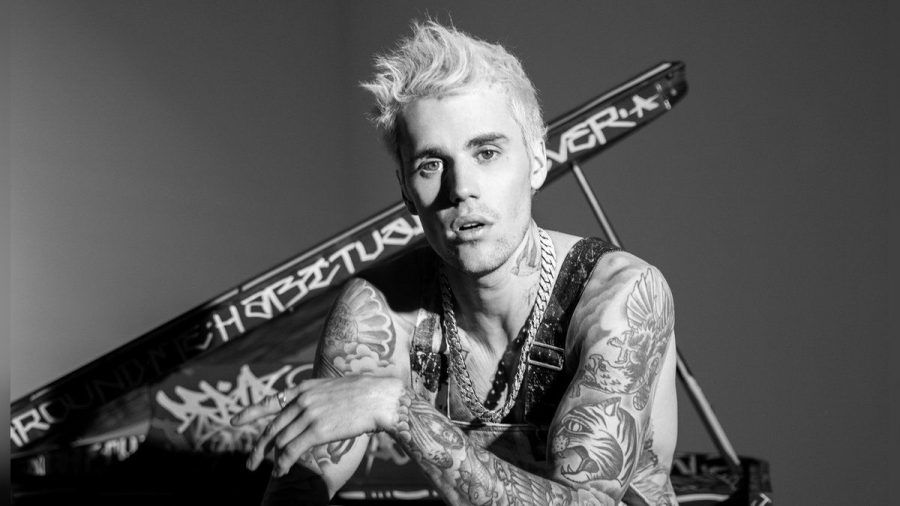 Justin Bieber spielt in seinem neuen Musikvideo den Enkel von Diane Keaton. (tae/spot)