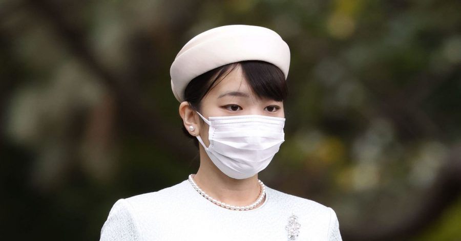 Die japanische Prinzessin Mako macht sich auf den Weg, um in den Heiligtümern des Kaiserpalastes in Tokio Gebete zu sprechen.