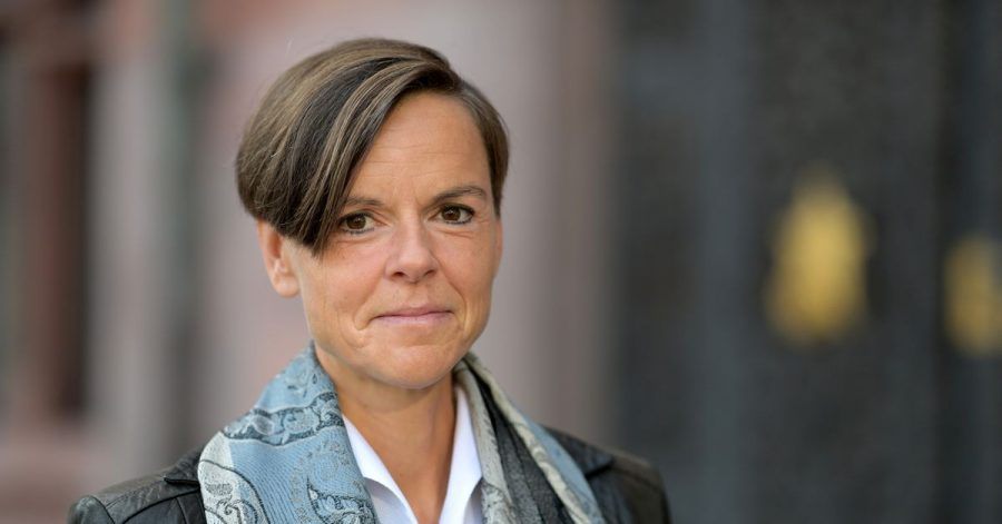 Antje Ravik Strubel, Autorin des Buches "Blaue Frau", ist mit dem Deutschen Buchpreis ausgezeichnet worden.