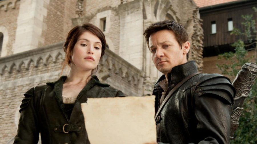 "Hänsel & Gretel - Hexenjäger": Gretel (Gemma Arterton) und Hänsel (Jeremy Renner) sind der Oberhexe Muriel auf der Spur. (cg/spot)