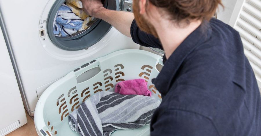 Waschen klappt immer - aber über lange Zeit durchhalten können eher die etwas teureren Waschmaschinen, wie die Stiftung Warentest herausgefunden hat.