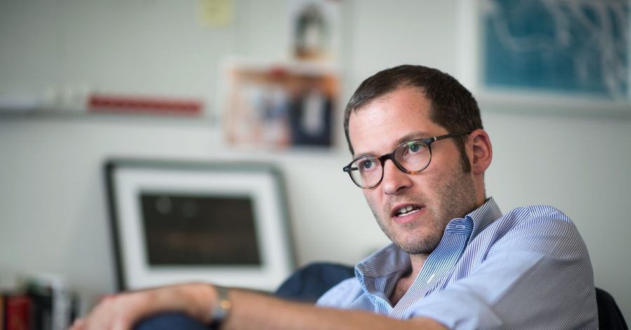 Julian Reichelt, damals Chefredakteur "Bild Digital" und Vorsitzender der "Bild"-Chefredaktionen, sitzt bei einem Gespräch mit der Deutschen Presse-Agentur dpa in seinem Büro in Berlin. (Archivbild)