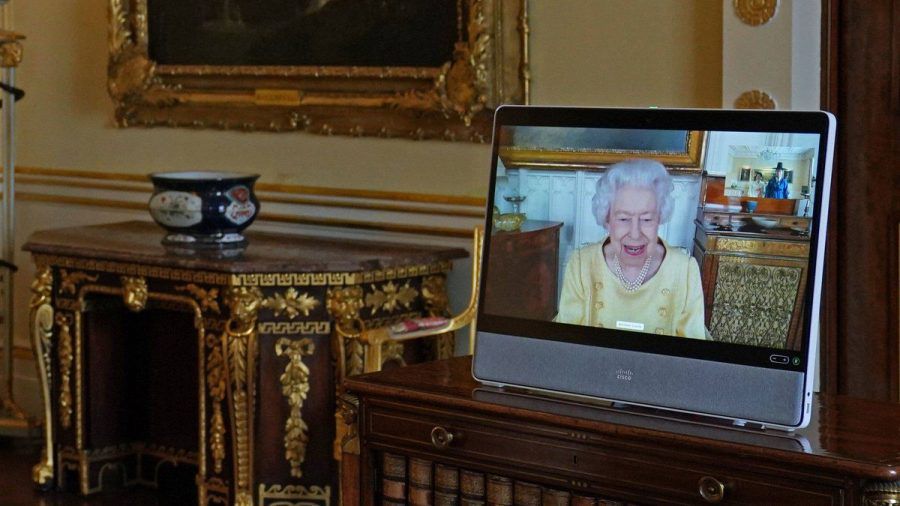 Queen Elizabeth II. in einem Videocall aus Schloss Windsor. (ncz/spot)