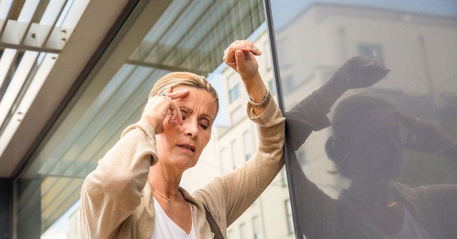 Minutenlange Probleme mit dem Sehen oder mit der Koordination können Symptome einer kurzen Durchblutungsstörung im Hirn sein.