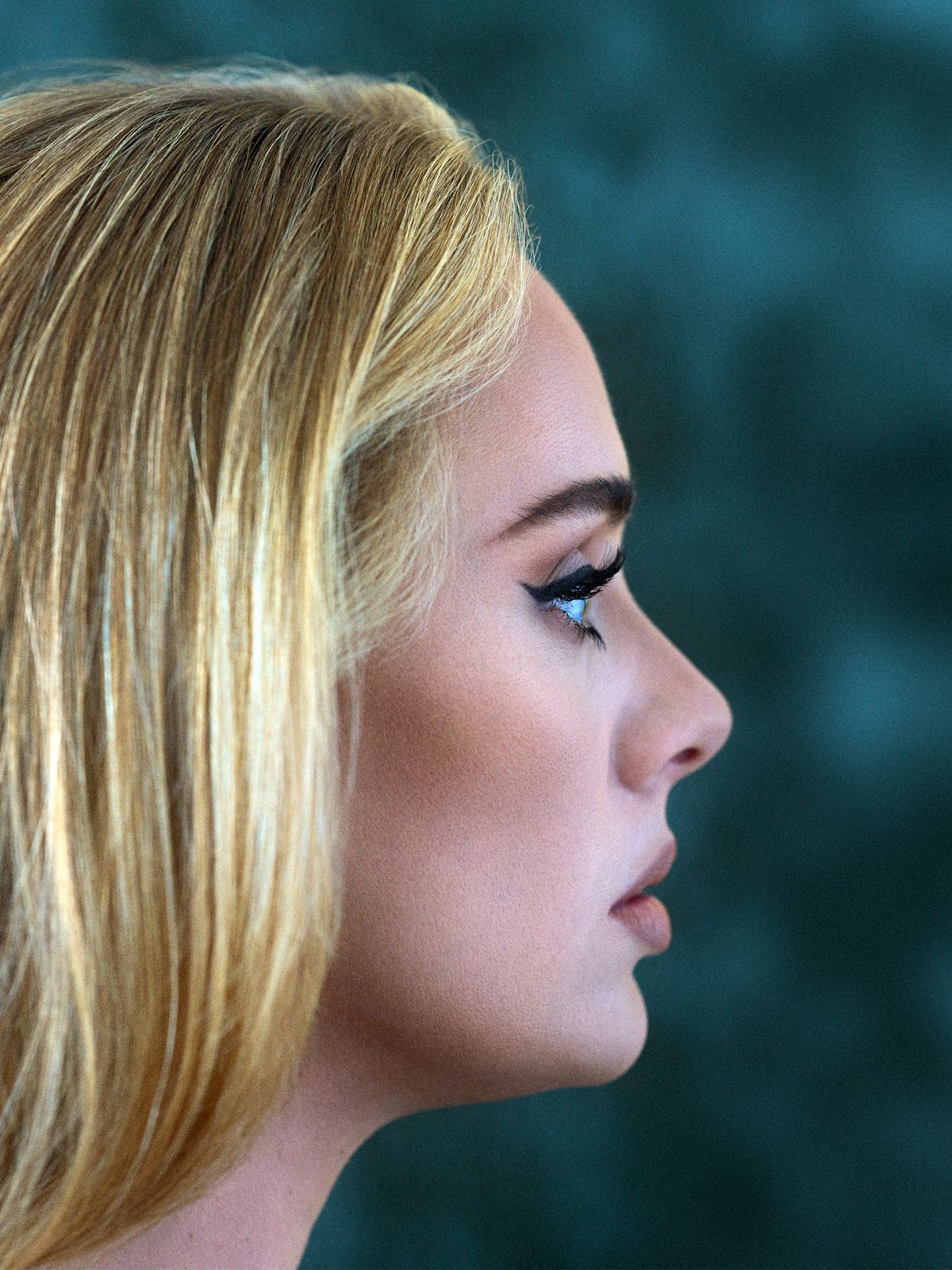 Adele: Hier ist ihr Comeback-Viudeo "Easy On Me": 12 Mio Klicks in 7 Stunden!