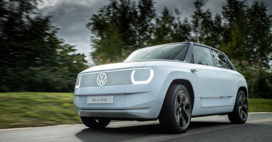 Als Studie fährt der VW ID Life mit einer Batterie von 57 kWh und kommt damit maximal 400 Kilometer weit.