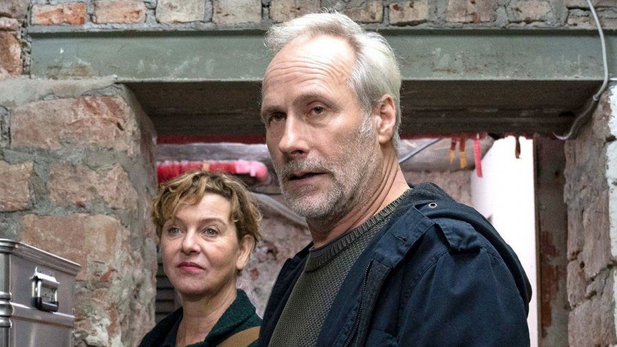 Die Ermittler Anna Janneke (Margarita Broich, l.) und Paul Brix (Wolfram Koch) im neuesten Frankfurter "Tatort: Luna frisst oder stirbt". (dr/spot)