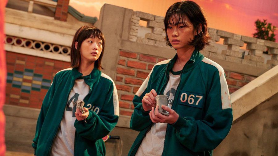 Jung Ho-yeon (r.) wurde durch "Squid Game" zum gefeierten Instagram-Star. (jom/spot)
